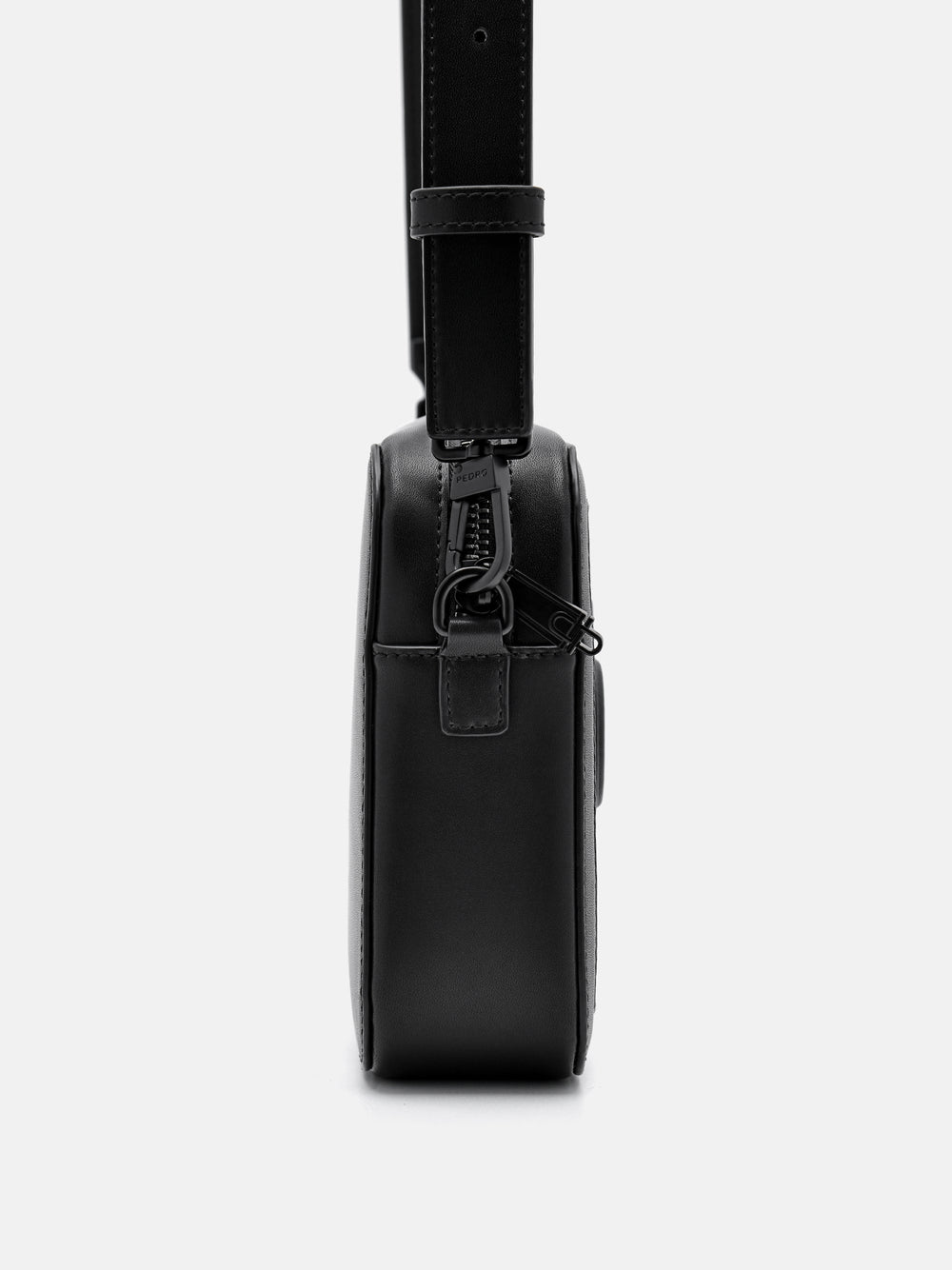 ★PEDRO rePEDRO Recycled Leather Sling Bag ショルダー/送料込 rePEDRO Recycled Leather Sling Bag
